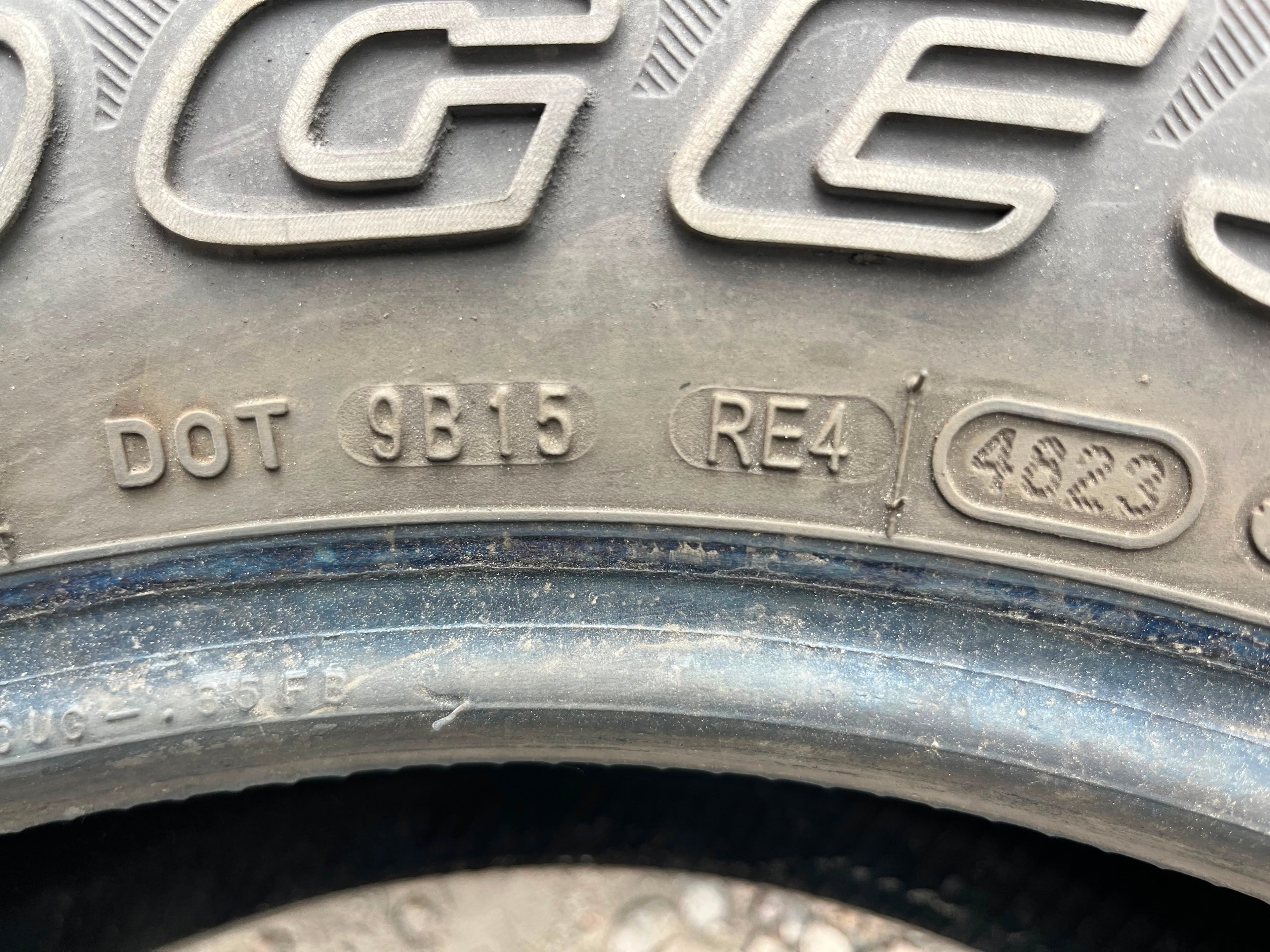 LT275/70R18 Set (4 Used Tires) Bridgestone Dueler Revo 3