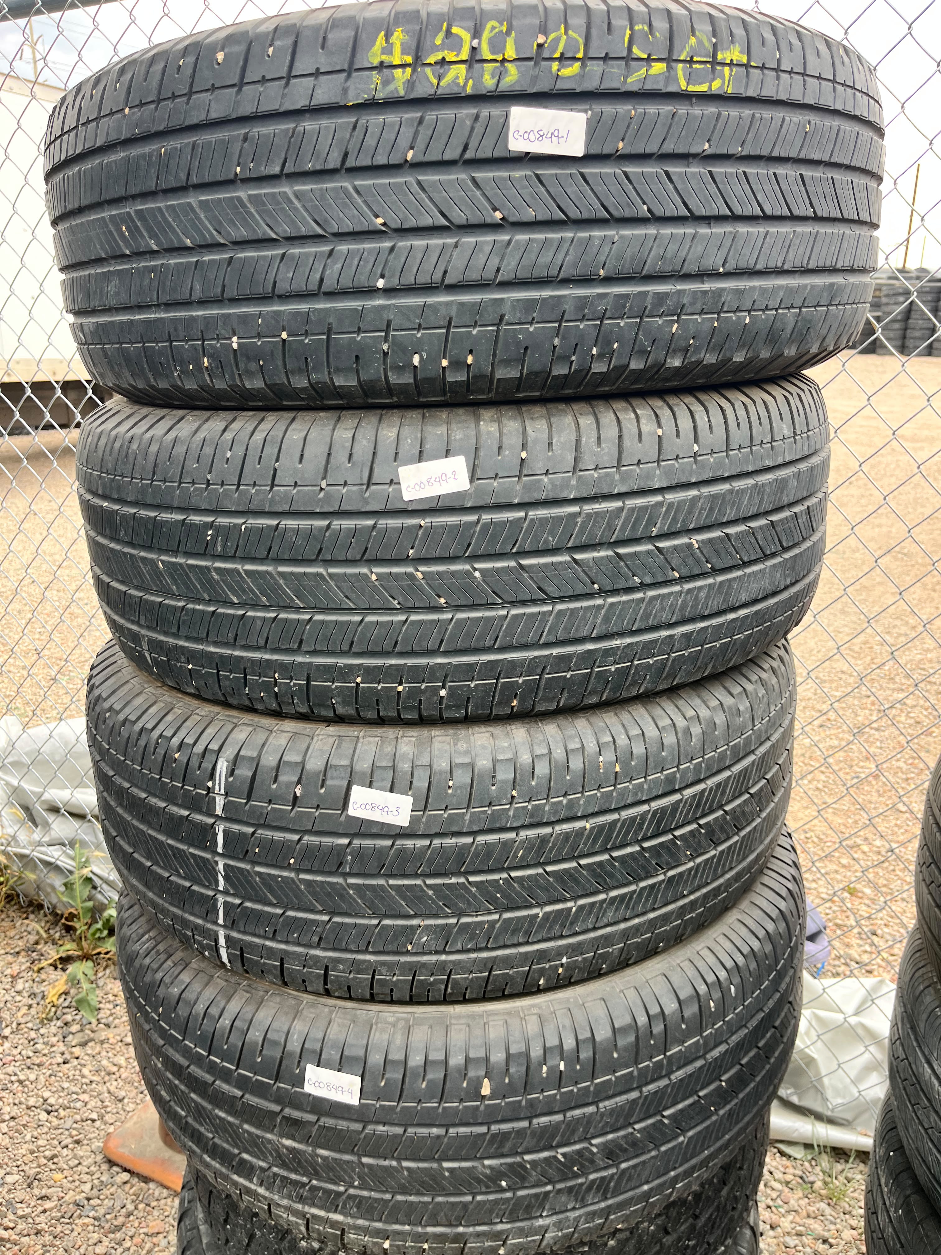 275/65R18 Set (4 Used Tires) Michelin Primacy XC