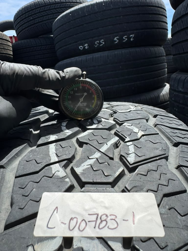 265/60R18 Set (4 Used Tires) Vredstein Pinza