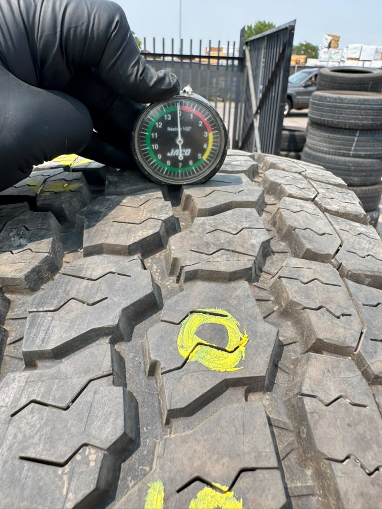 LT275/70R18 Set (4 Like New Tire!!) Goodyear Wrangler
