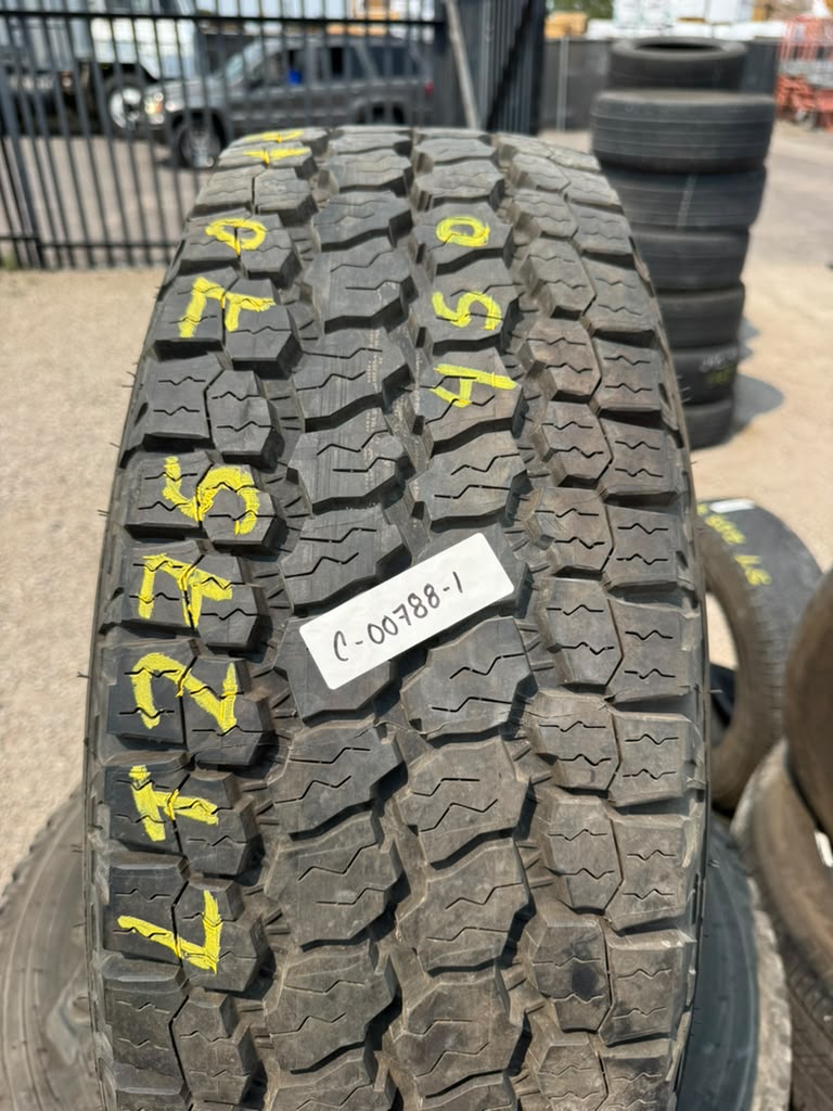 LT275/70R18 Set (4 Like New Tire!!) Goodyear Wrangler