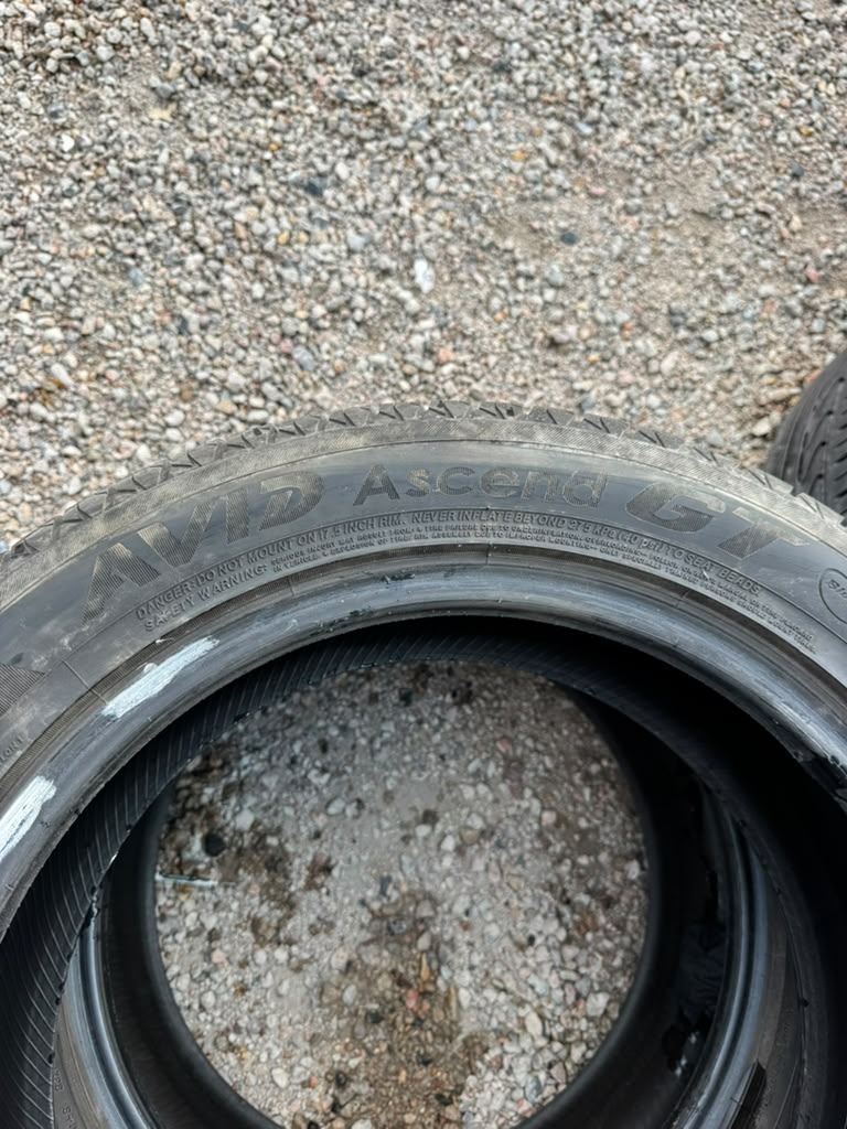 215/55R17 Pair (2 Used Tires) Yokohama Avid Ascend GT
