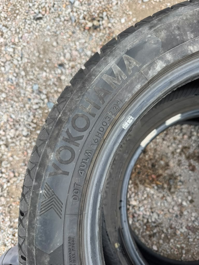215/55R17 Pair (2 Used Tires) Yokohama Avid Ascend GT