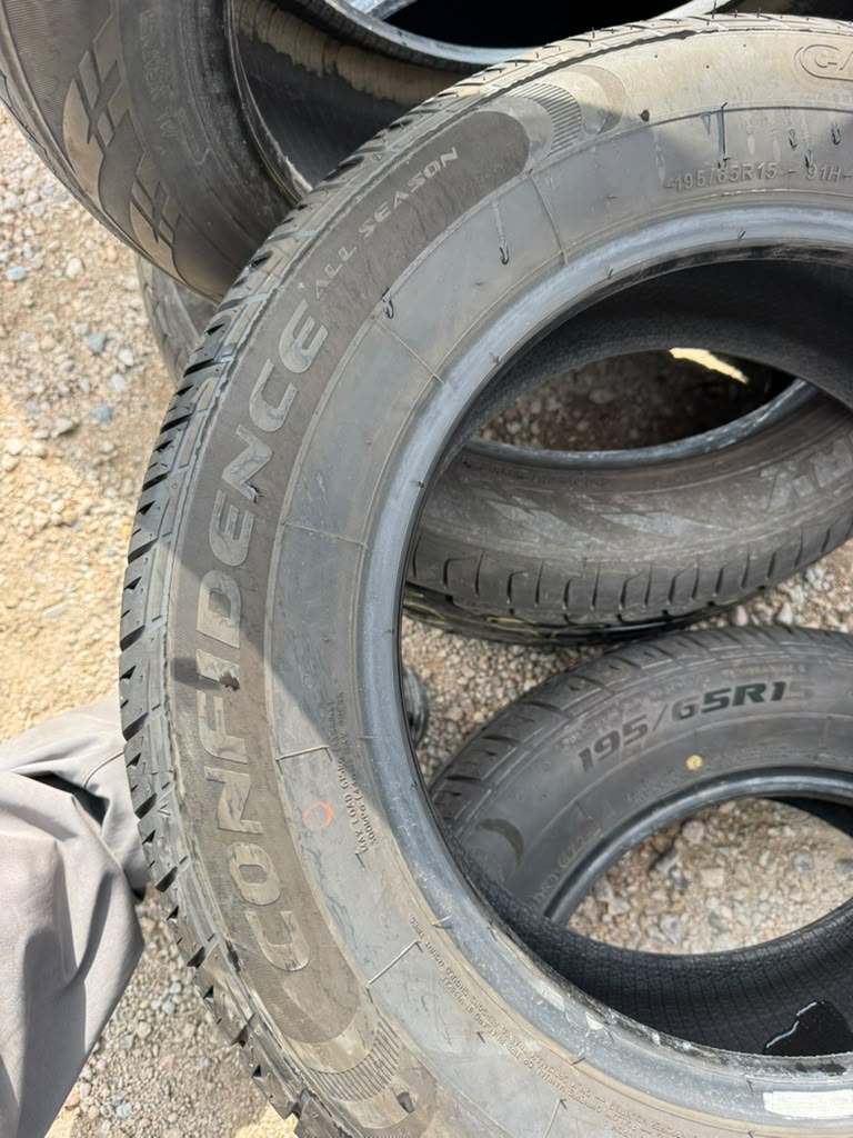 195/65R15 Pair (2 Used Tires) Caldera Confidence