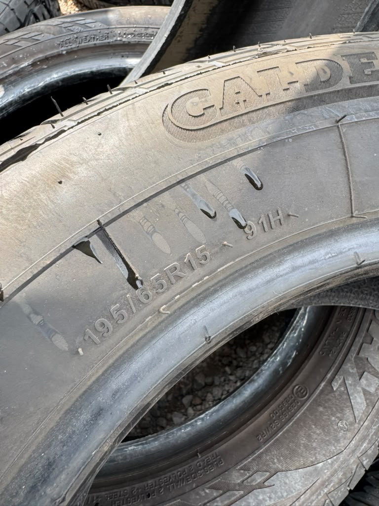 195/65R15 Pair (2 Used Tires) Caldera Confidence