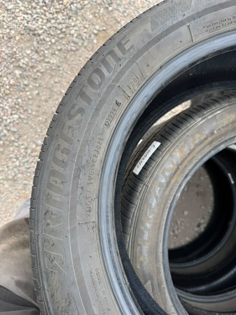 215/55R18 Set (4 Used Tires) Bridgestone Turanza EL440