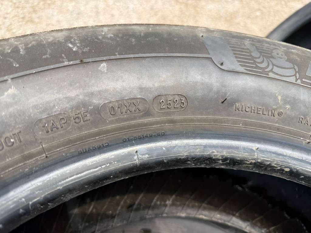 265/60R18 (3 Used Tires) Michelin Primacy LTX