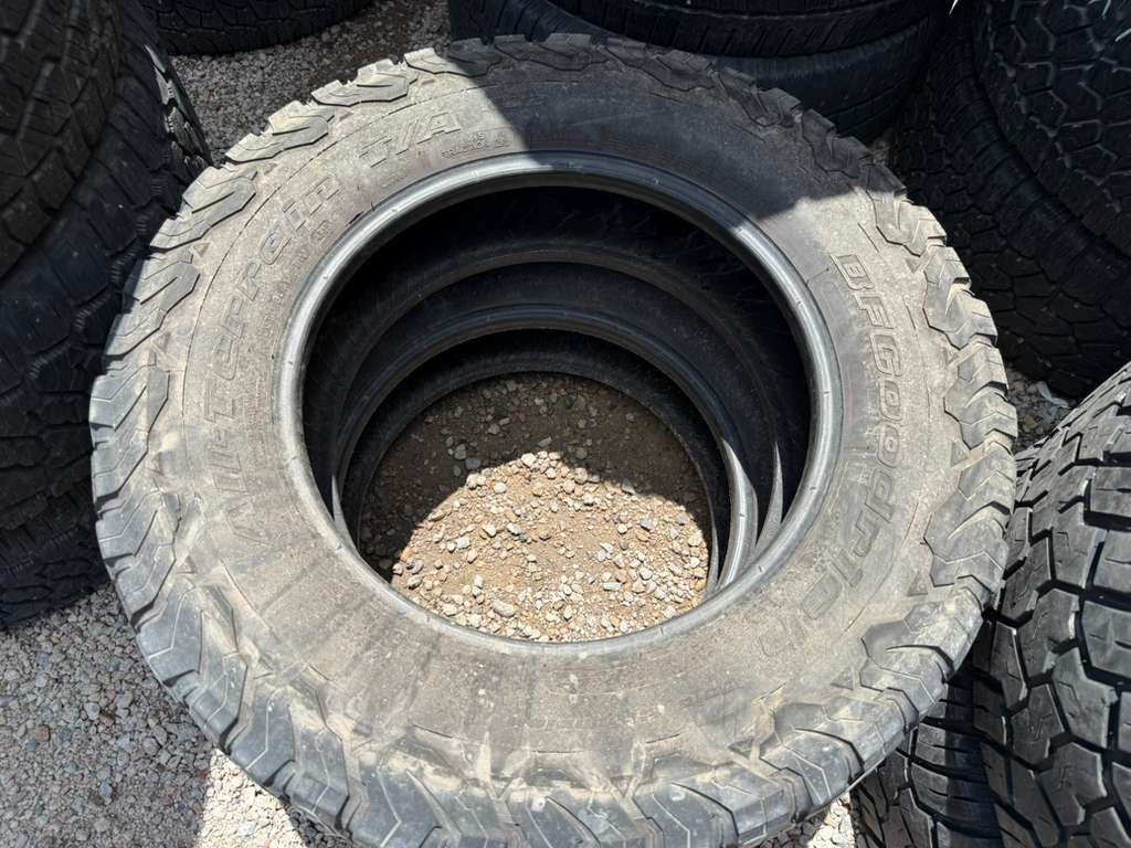 LT255/70R17 Pair (2 Used Tires) Bfgoodrich K02