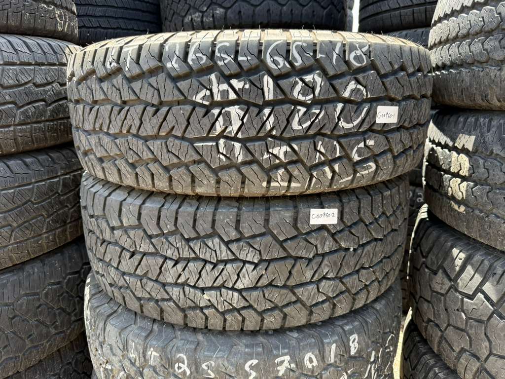 LT265/65R18 Pair (2 Like New) Hankook Dynapro Xtreme