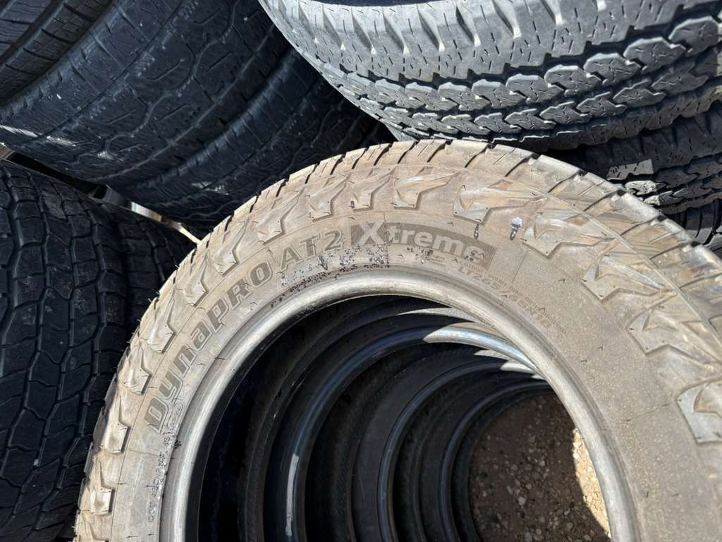 LT265/65R18 Pair (2 Like New) Hankook Dynapro Xtreme