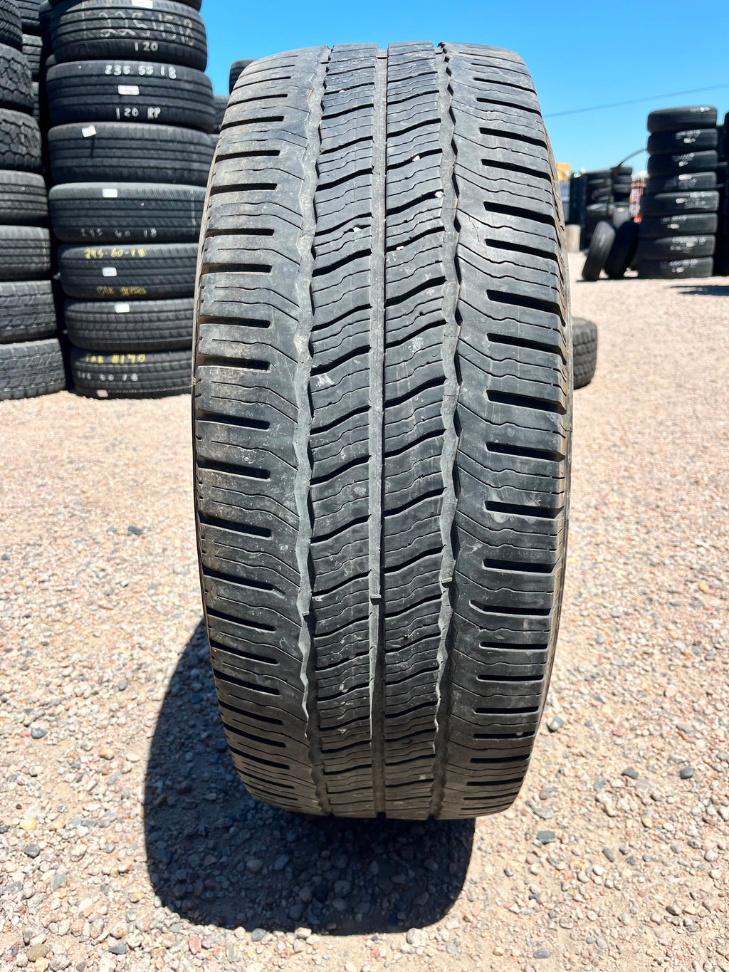 LT285/60R20 Pair (2 Used Tires) Michelín Agilis CrossClimate