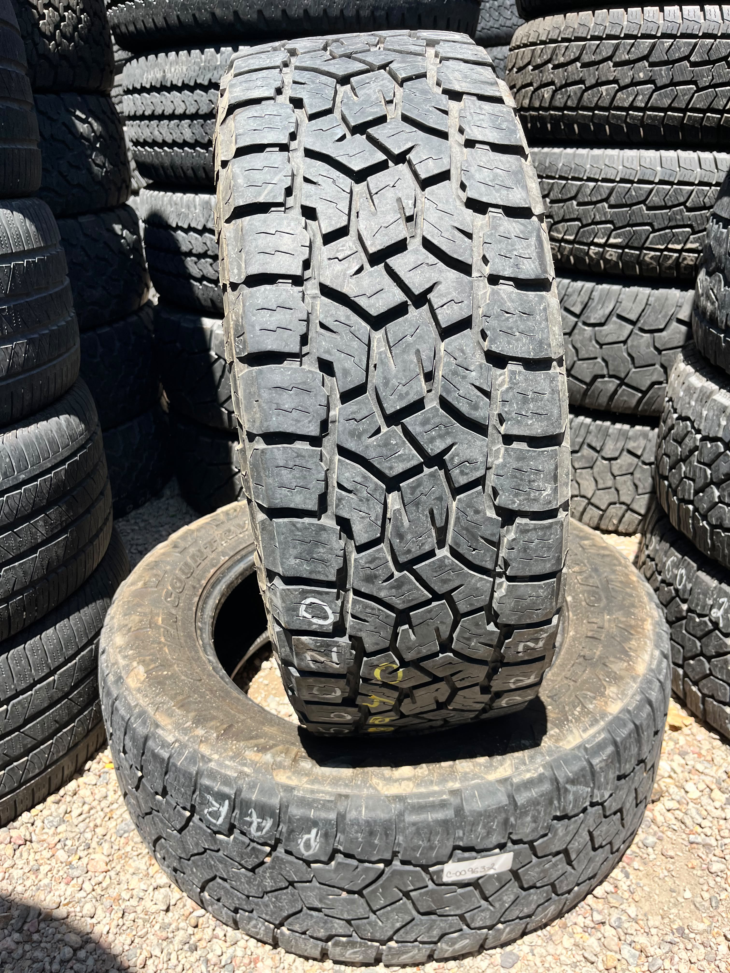 LT275/60R20 Pair (2 Used Tires) Toyo Tires Open Country