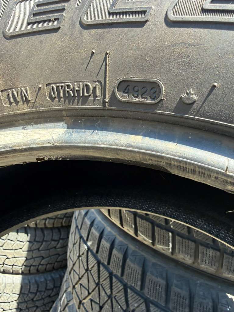 LT275/65R20 Set (4 Used Tires) Bridgestone Dueler A/T