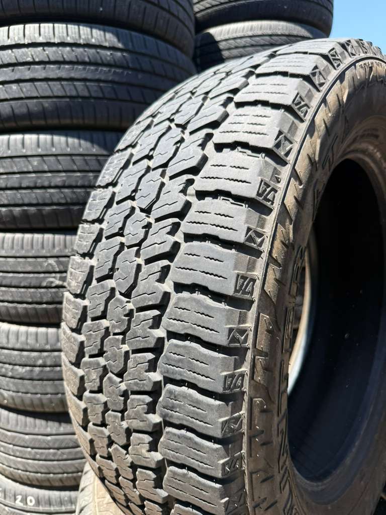 275/60R20 (3 Used Tires) Sumitomo Encounter AT