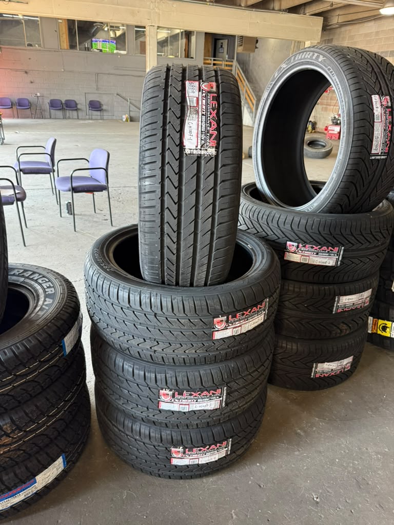 285/40R22 Set (4 Brand New Tires!!) Lexani LX-Twenty