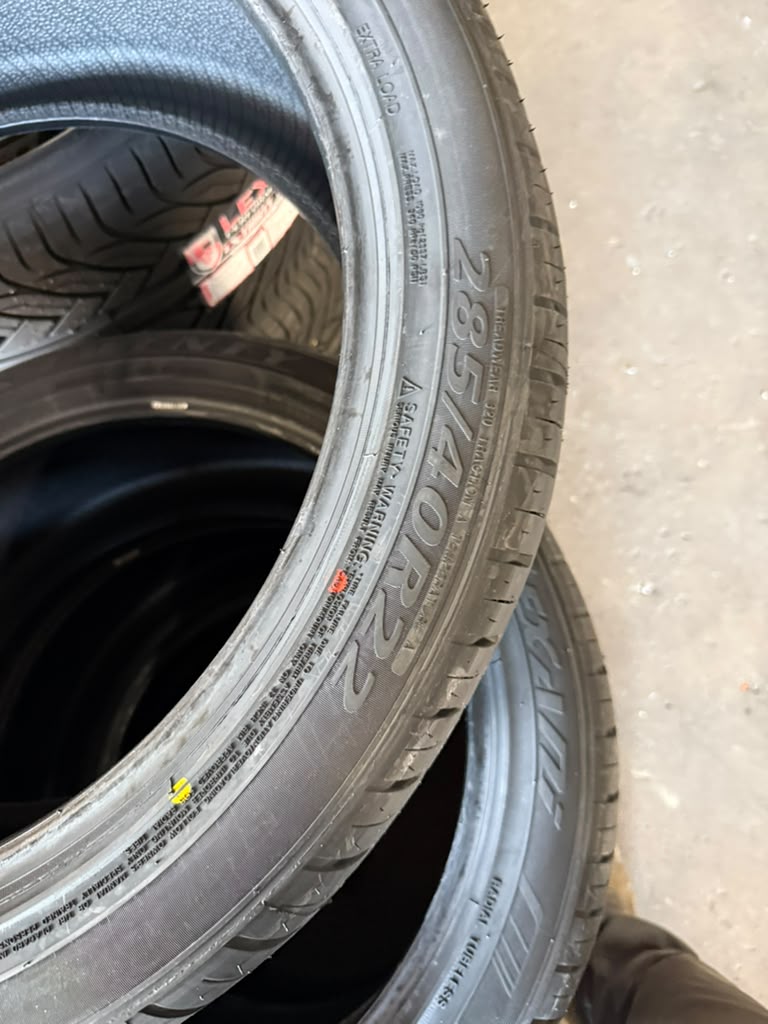 285/40R22 Set (4 Brand New Tires!!) Lexani LX-Twenty