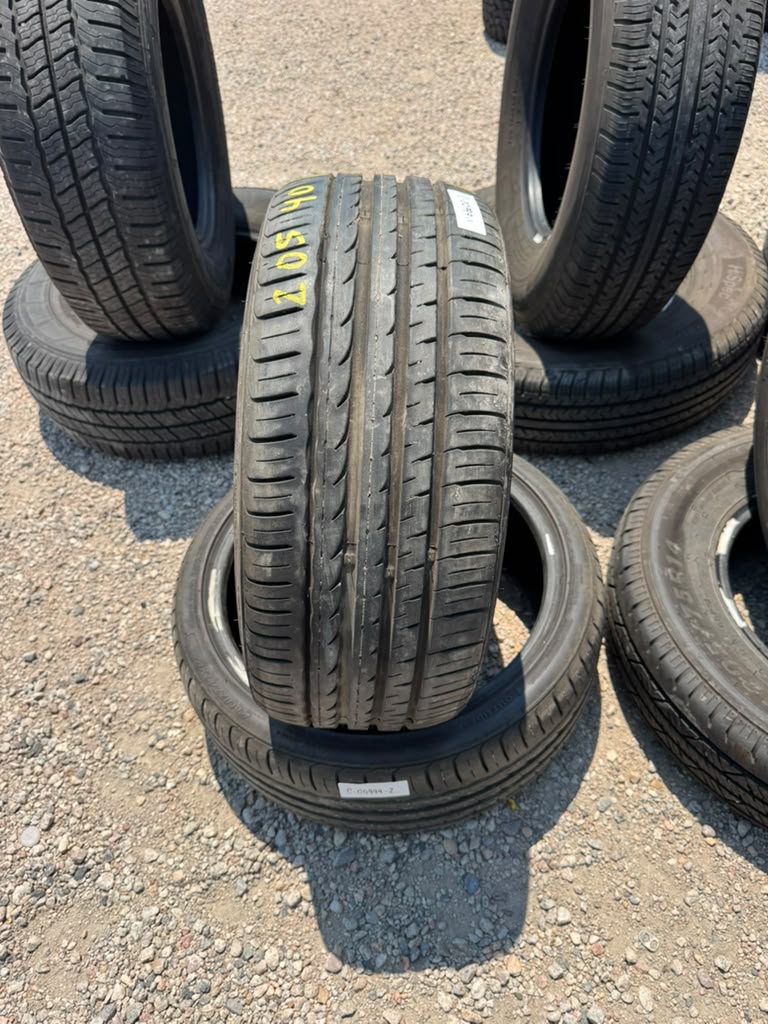 205/40R17 Pair (2 Used Tires) Velozza ZXV4