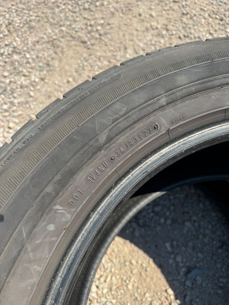 275/60R20 Pair (2 Used Tires) Sumitomo Encounter HT2