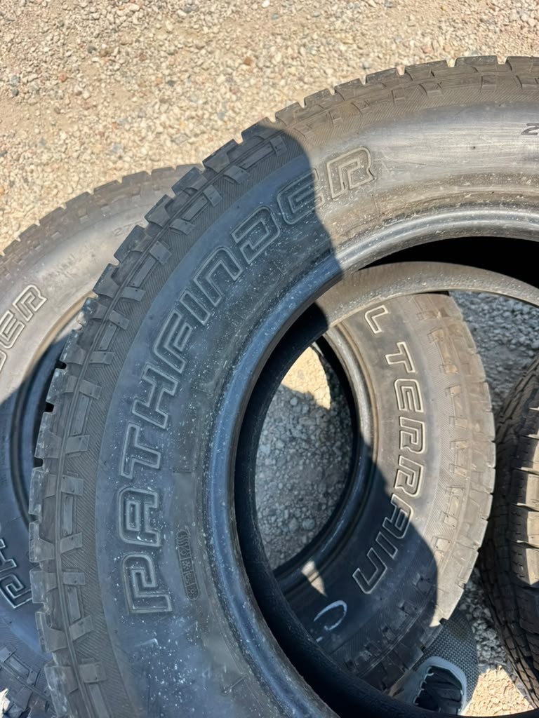275/65R18 Pair (2 Used Tires) Pathfinder