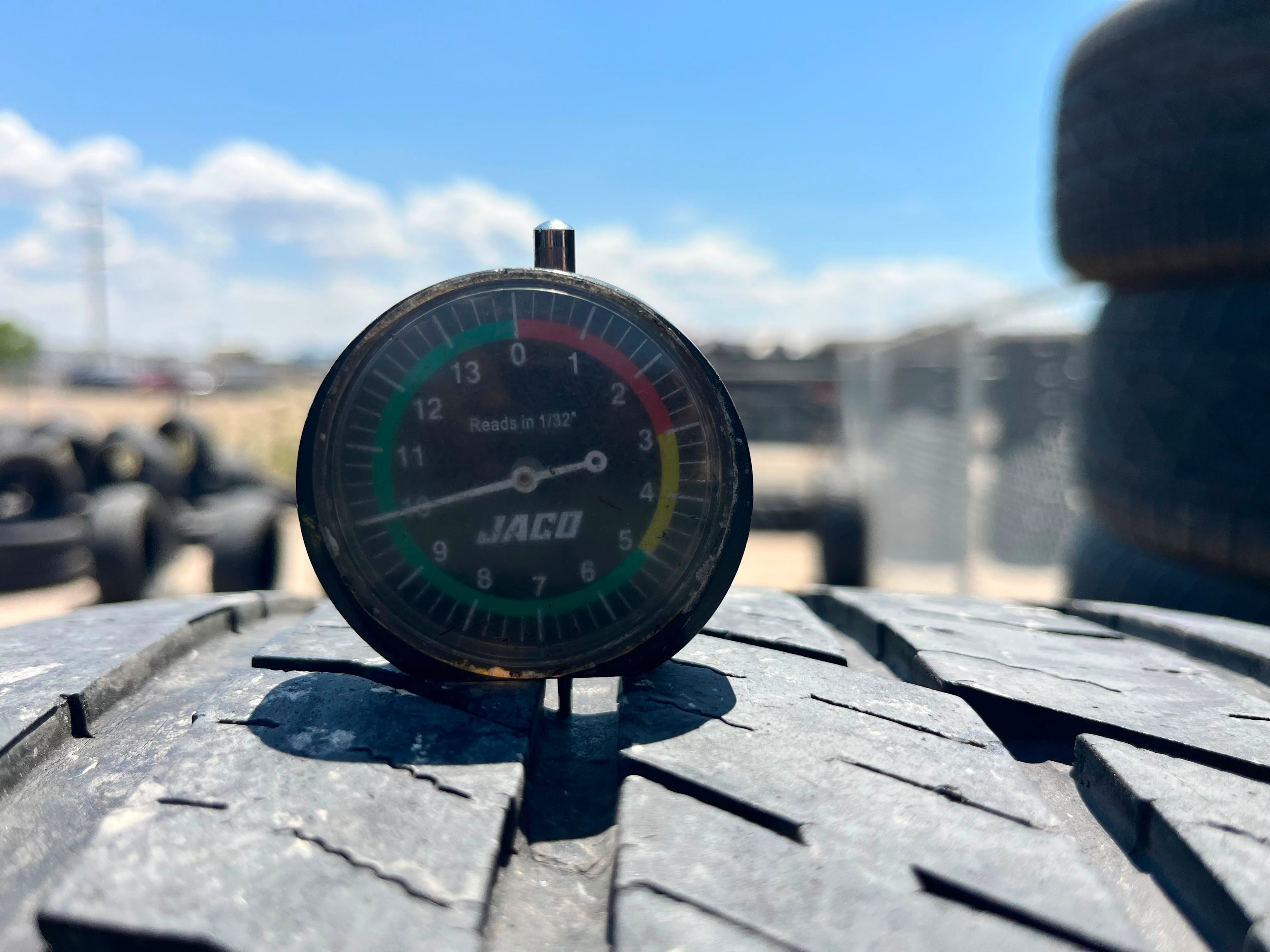 LT285/60R20 Set (4 Used Tires) Toyo Open Country