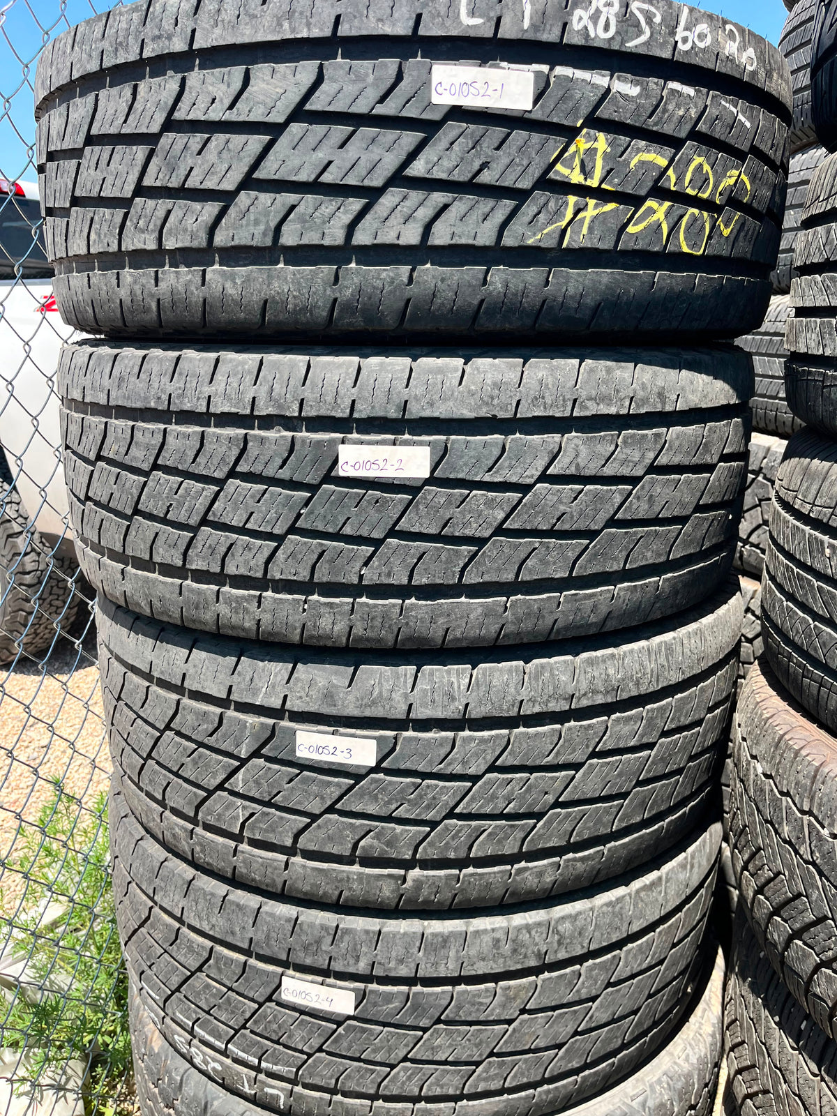 LT285/60R20 Set (4 Used Tires) Toyo Open Country