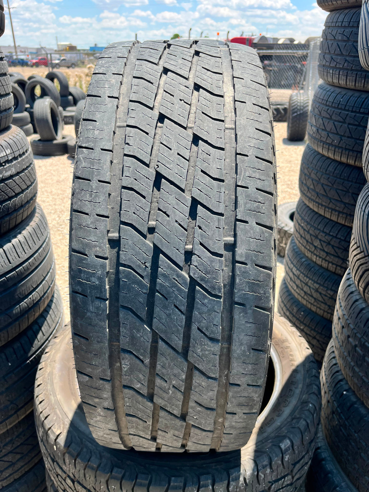 LT285/60R20 Set (4 Used Tires) Toyo Open Country
