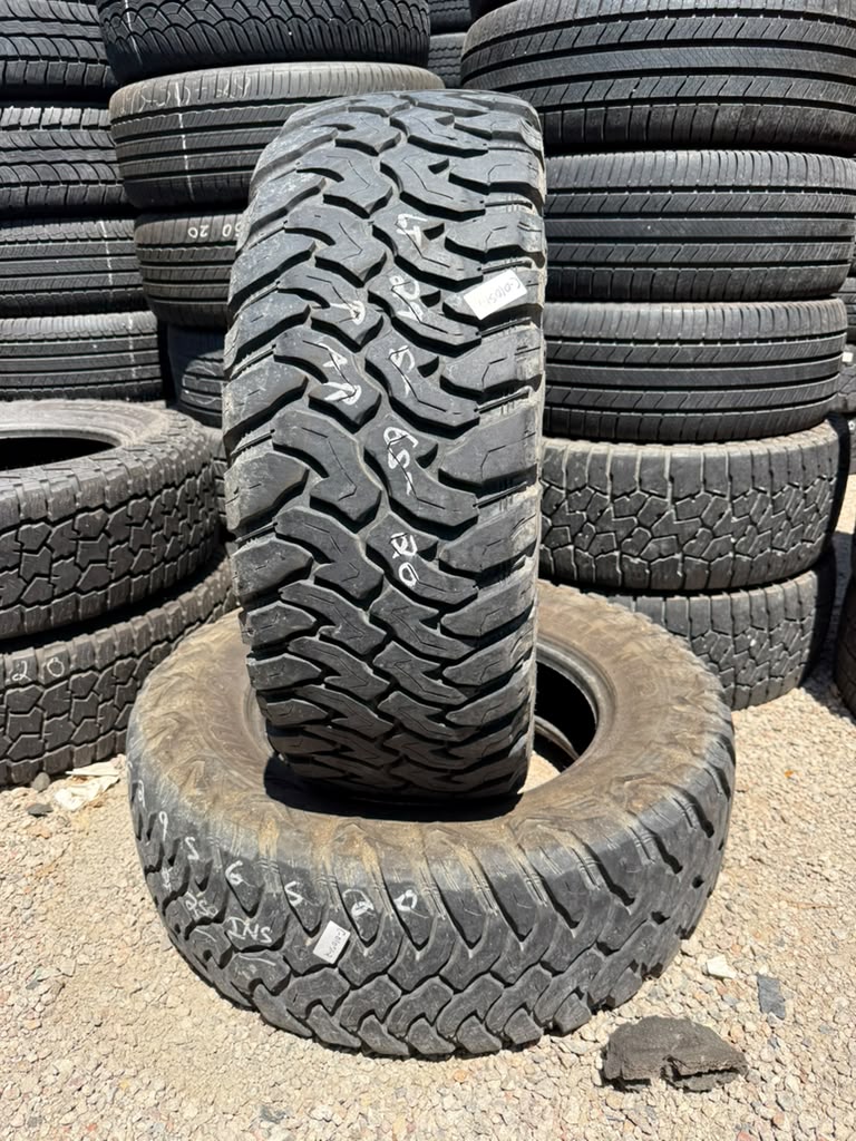 LT295/65R20 Pair (2 Used Tires) Hankook Dynapro MT2