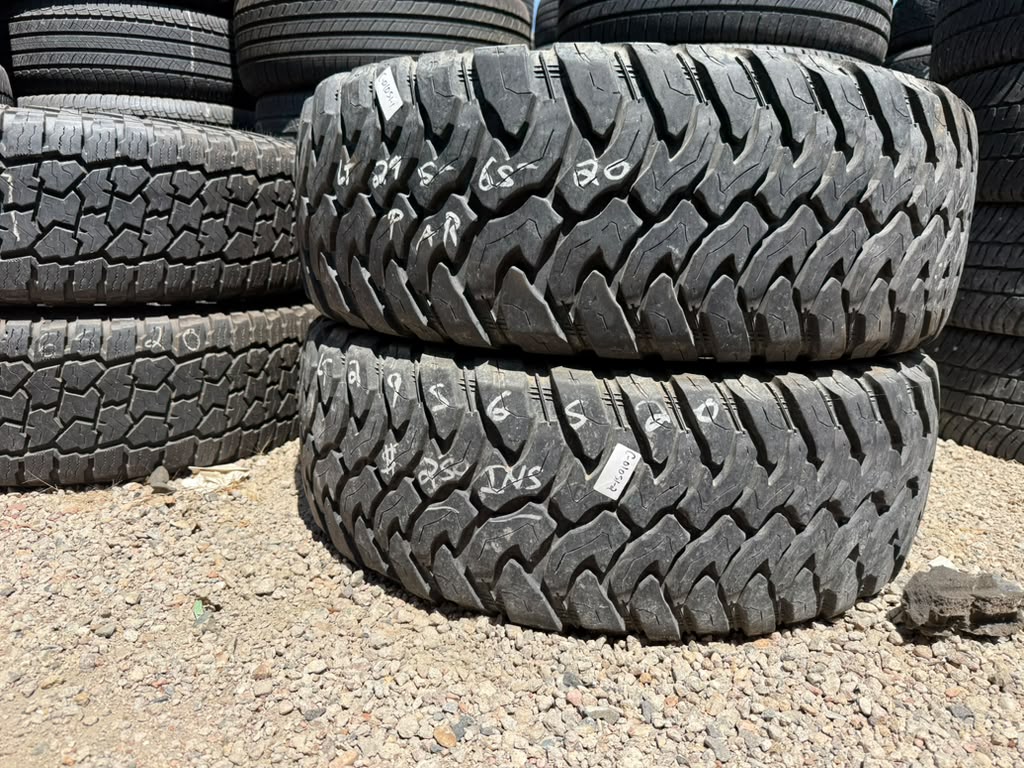LT295/65R20 Pair (2 Used Tires) Hankook Dynapro MT2