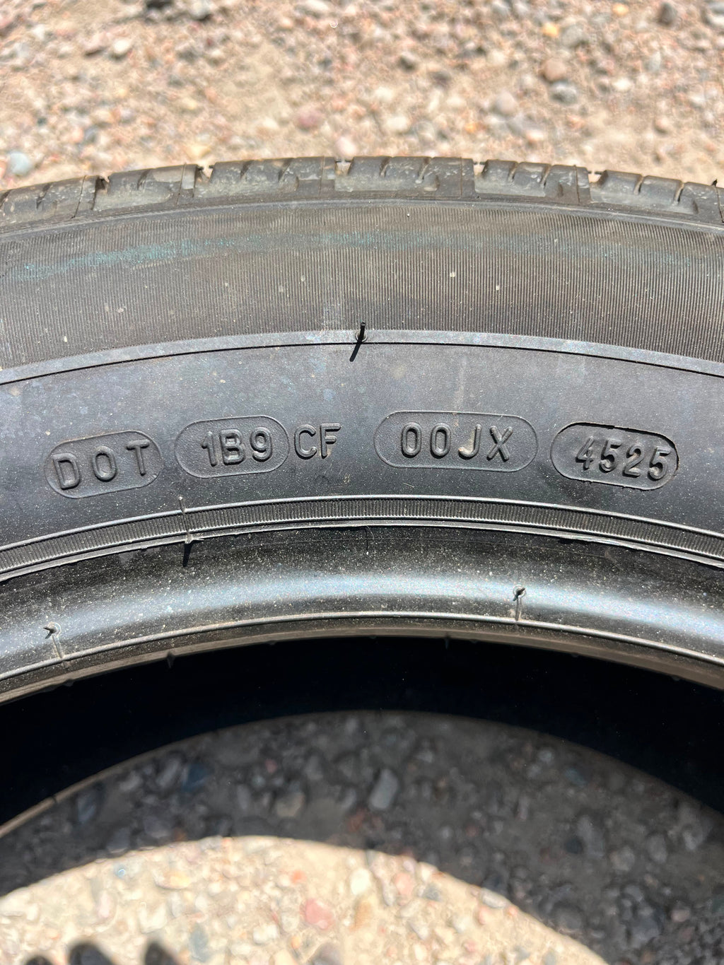 255/55R20 Pair (2 Used Tires) Michelin Primacy