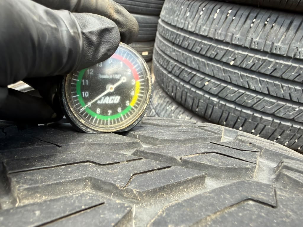275/60R20 Pair (2 Used Tires) Maxxis Razr AT