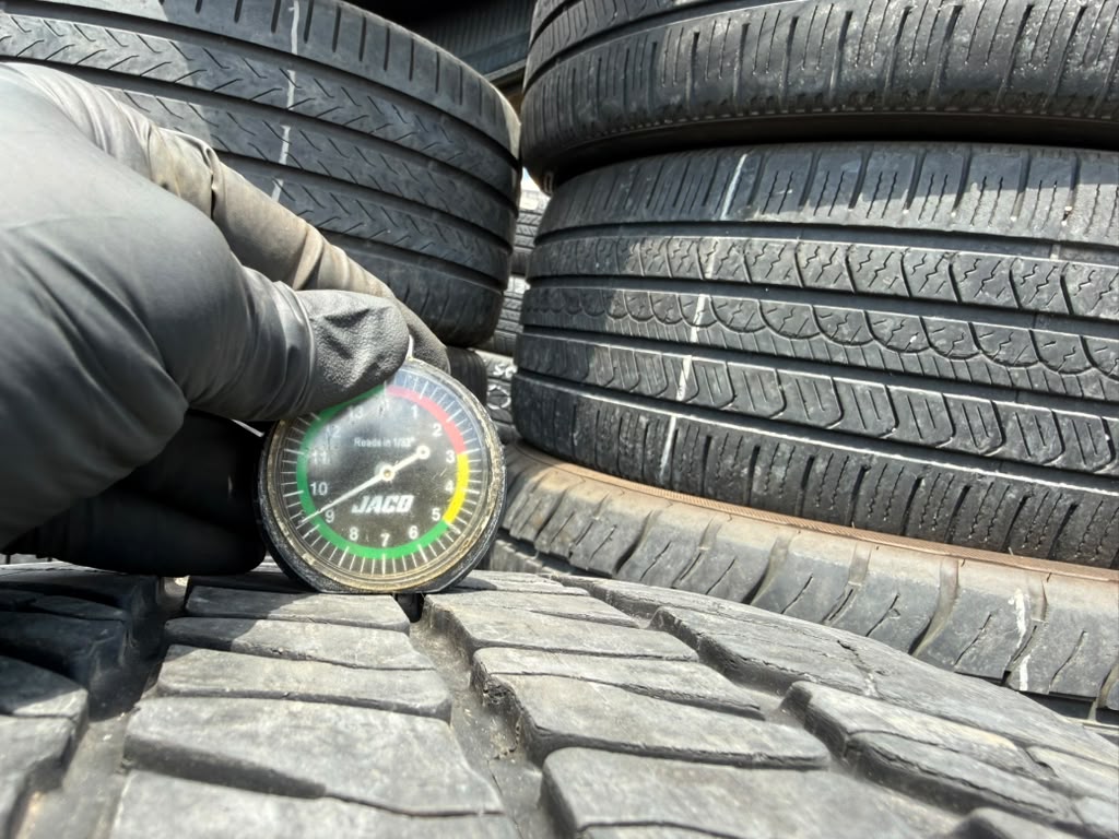 LT275/65R20 Set (4 Used Tires) Michelin LTX AT2