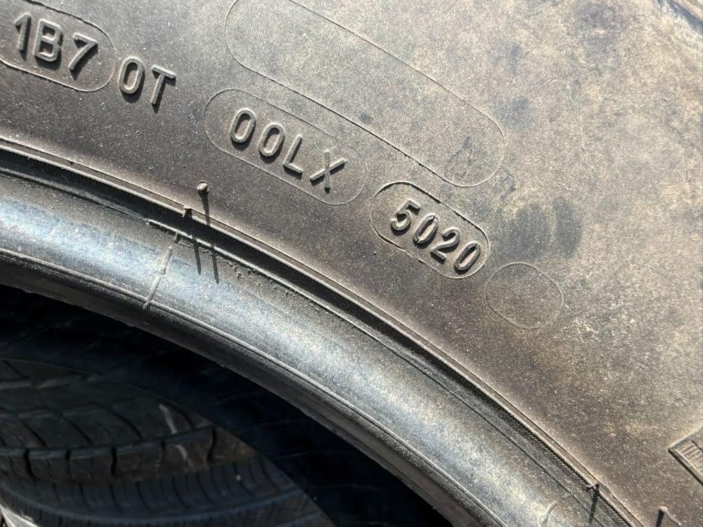 LT275/65R20 Set (4 Used Tires) Michelin LTX AT2