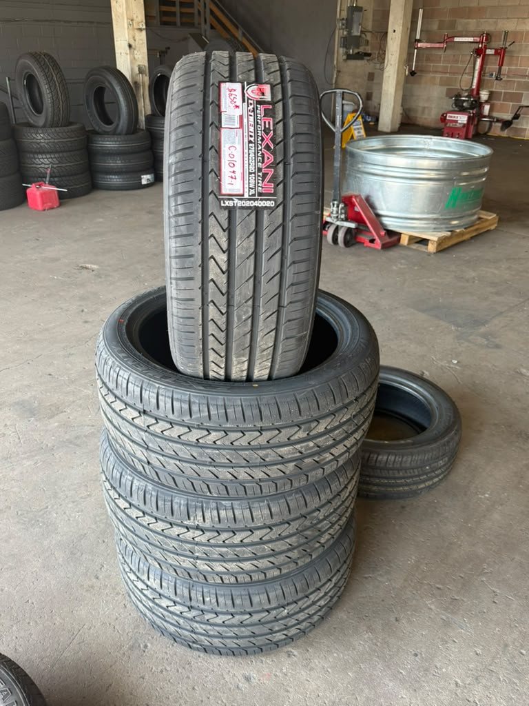275/40R20 Set (4 Brand New Tires!!) Lexani LX-Twenty
