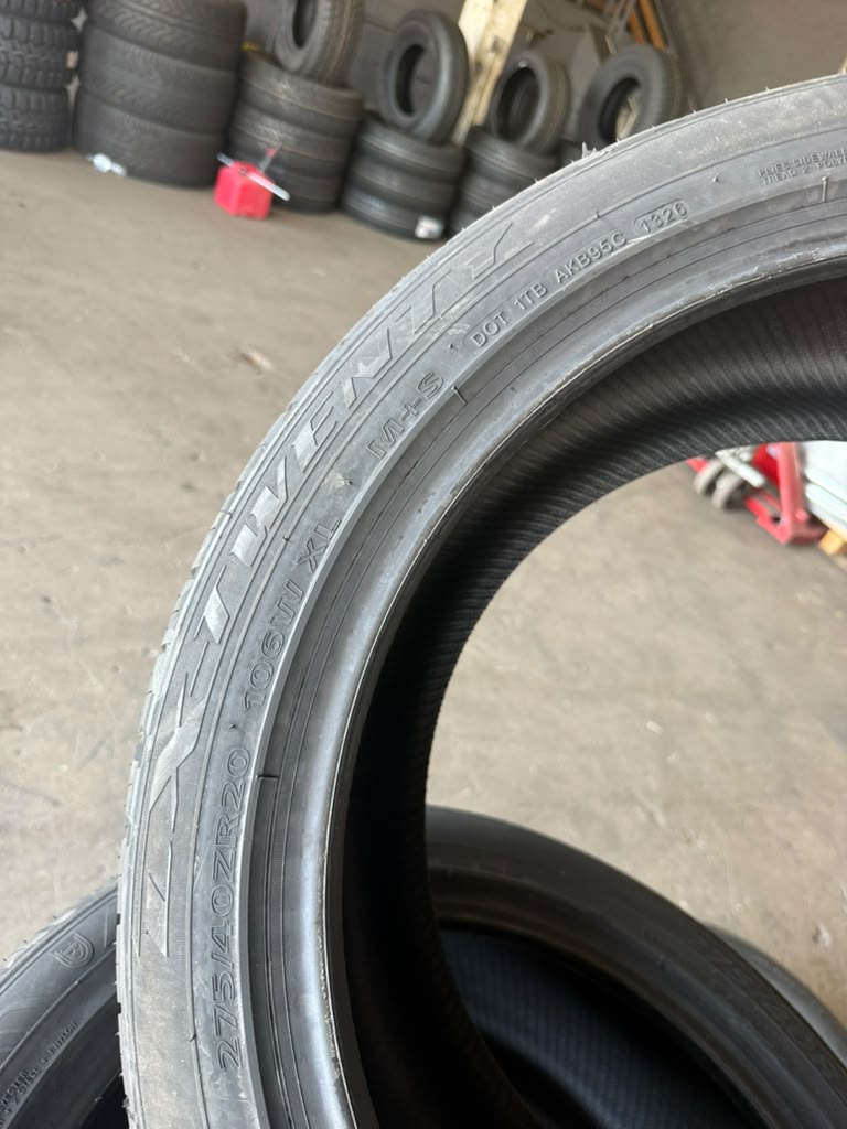 275/40R20 Set (4 Brand New Tires!!) Lexani LX-Twenty