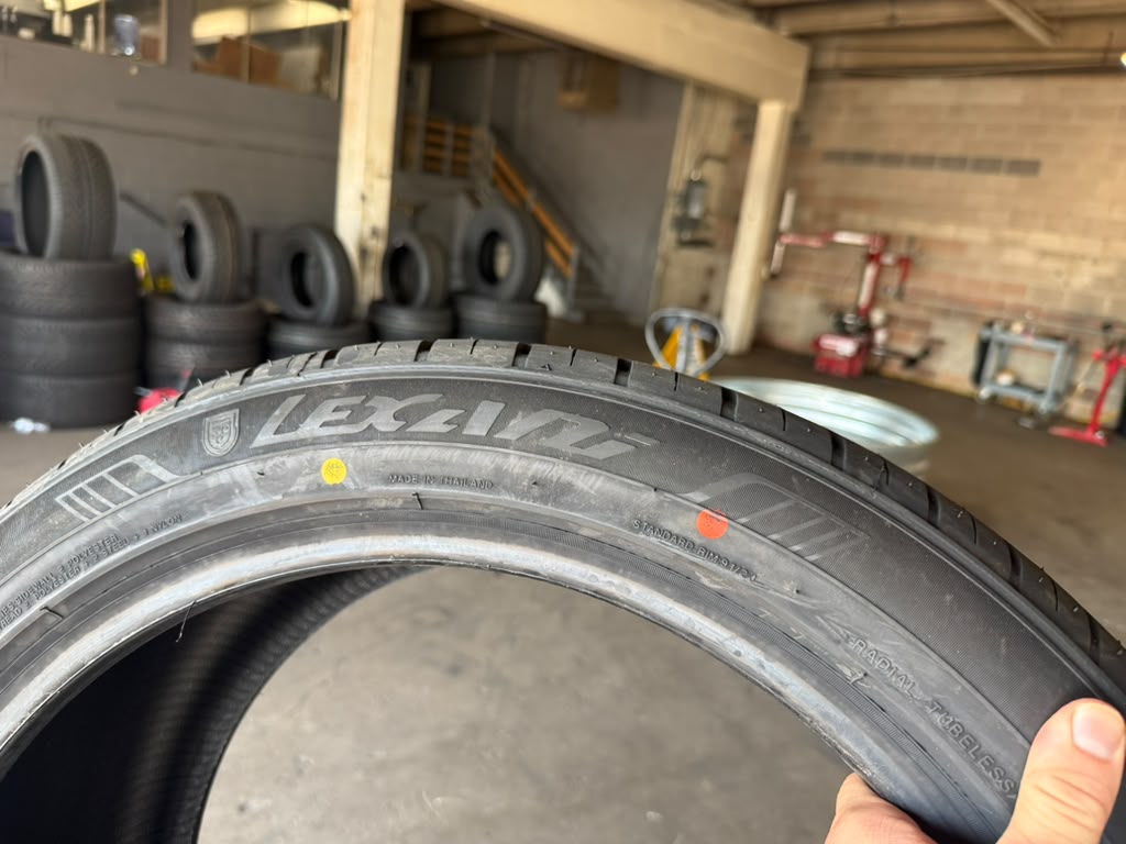 275/40R20 Set (4 Brand New Tires!!) Lexani LX-Twenty