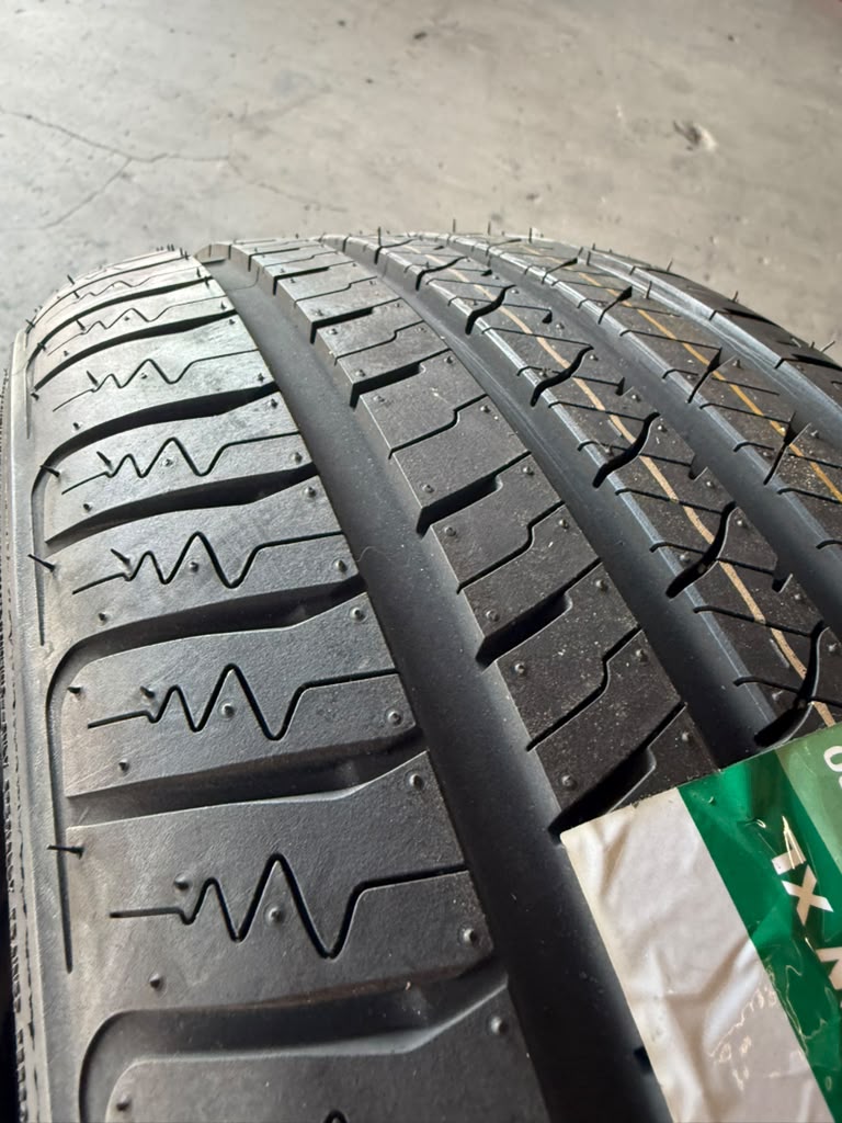 235/50R17 Set (4 Brand New Tires!!) Thunderer Mach 5