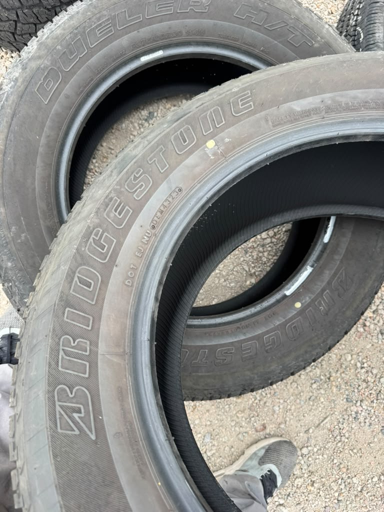 275/60R20 Pair (2 Used Tires) Bridgestone Dueler H/T