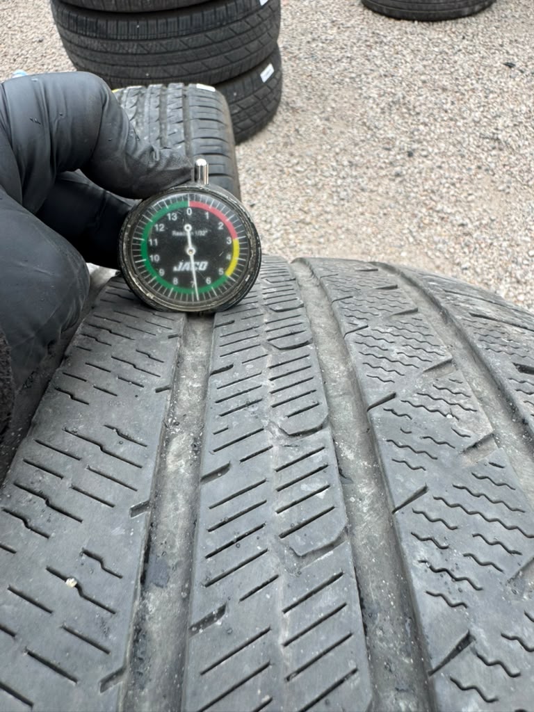 285/40R22 Pair (2 Used Tires) Vredstein QuaTrac Pro