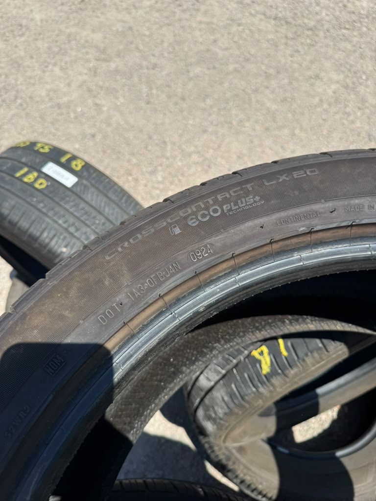 275/45R22 Set (4 Used Tires) Continental Cross Contact LX20