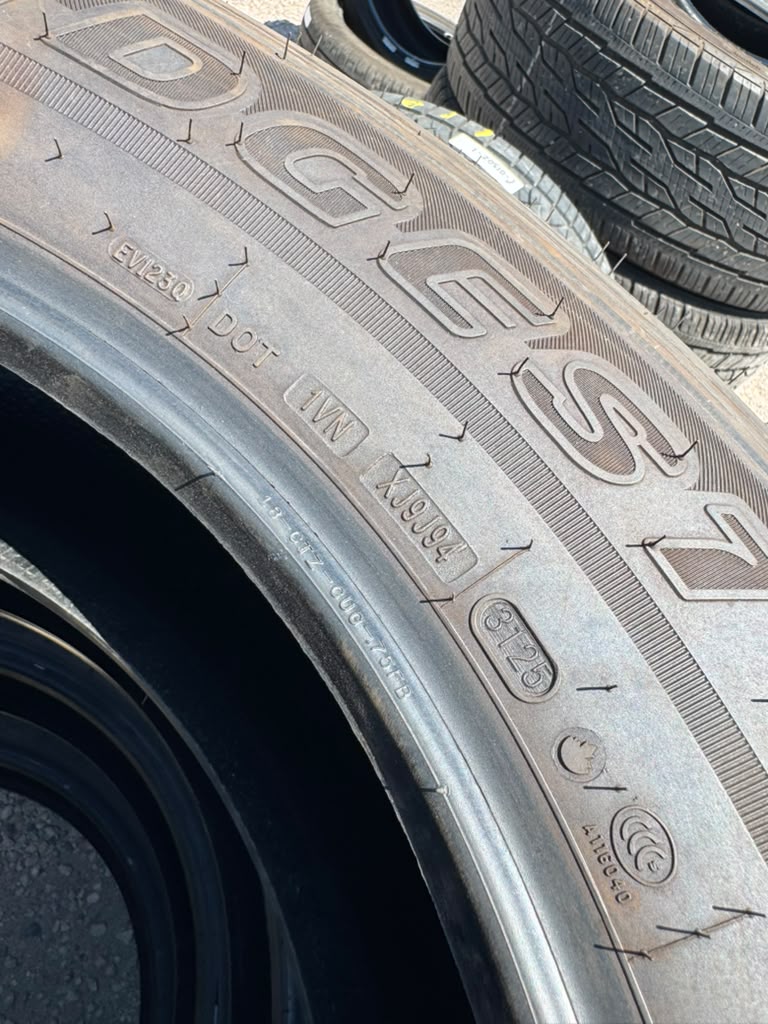 255/70R18 Set (4 Like New Tires!!) Bridgestone Dueler H/T