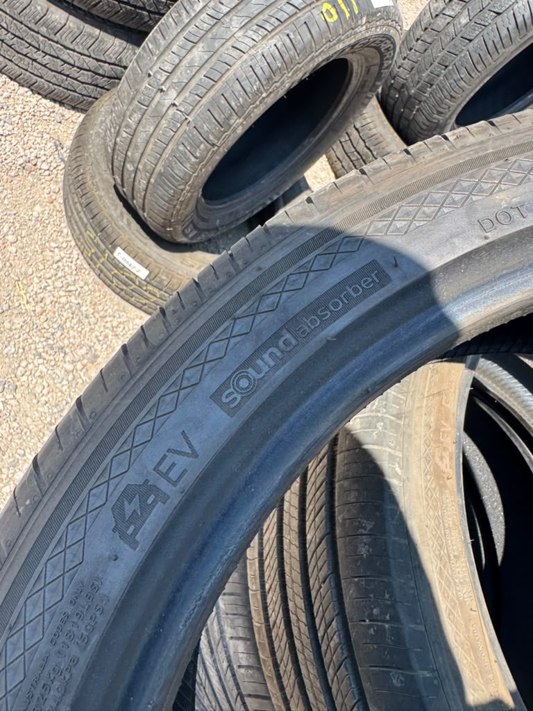 255/40R20 Set (4 Used Tires) Hankook
