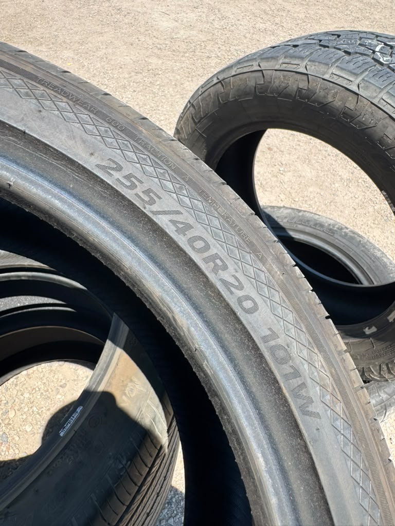 255/40R20 Set (4 Used Tires) Hankook