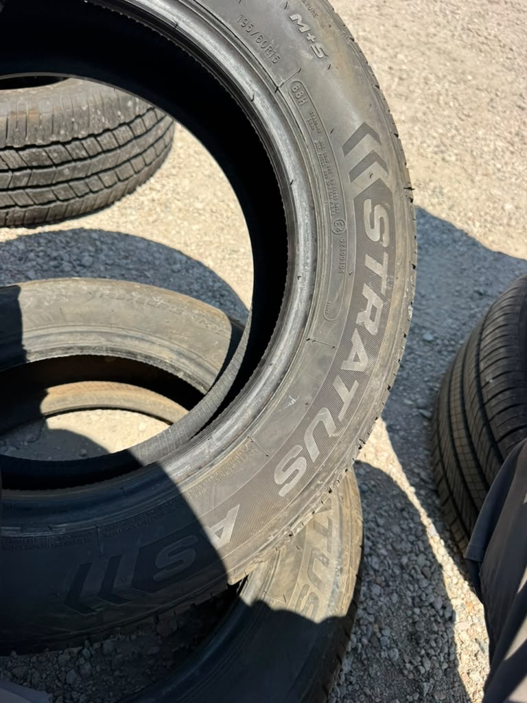 195/60R15 Pair (2 Used Tires) Mastercraft Stratus