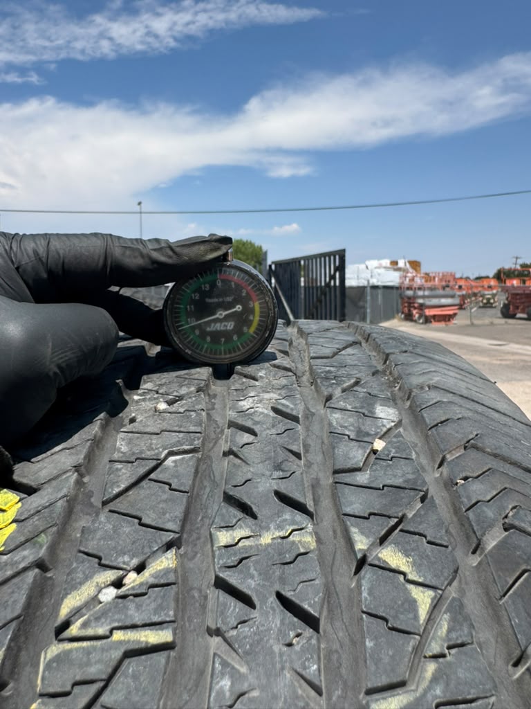 275/60R20 Set (4 Used Tires) Hankook DynaPro AT2