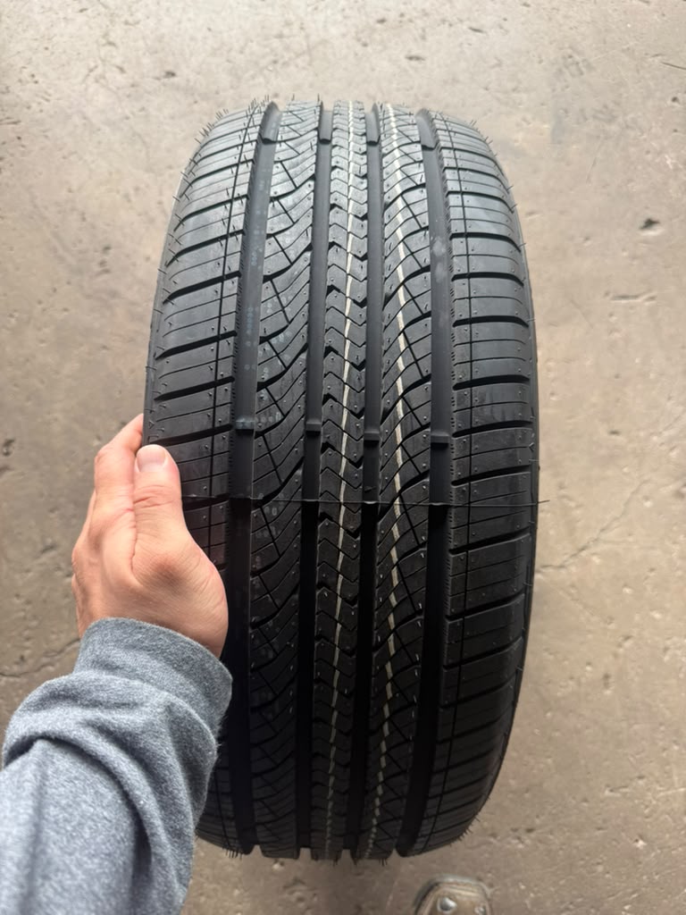 225/45R18 Set (4 Brand New Tires!!) Thunderer Mach 1