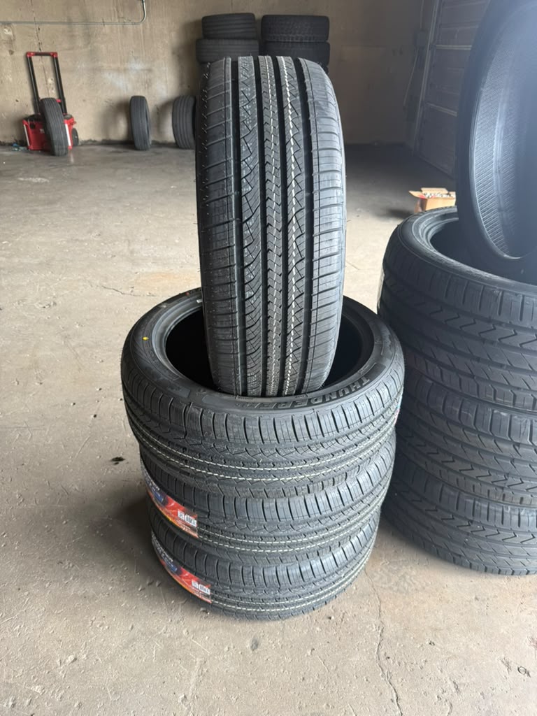 225/45R18 Set (4 Brand New Tires!!) Thunderer Mach 1