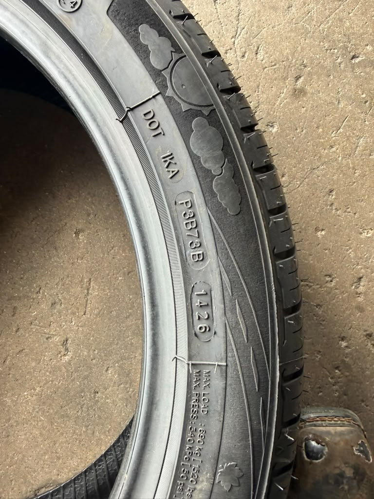 225/45R18 Set (4 Brand New Tires!!) Thunderer Mach 1