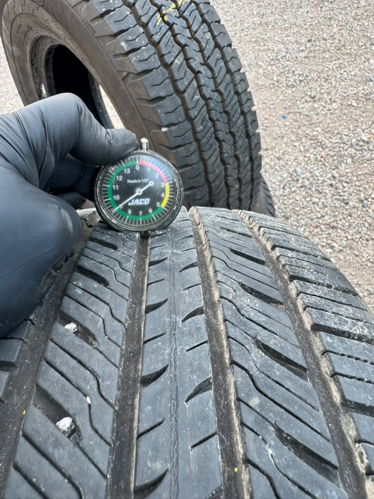 215/55R17 Pair (2 Used Tires) Yokohama Avid Ascend LX