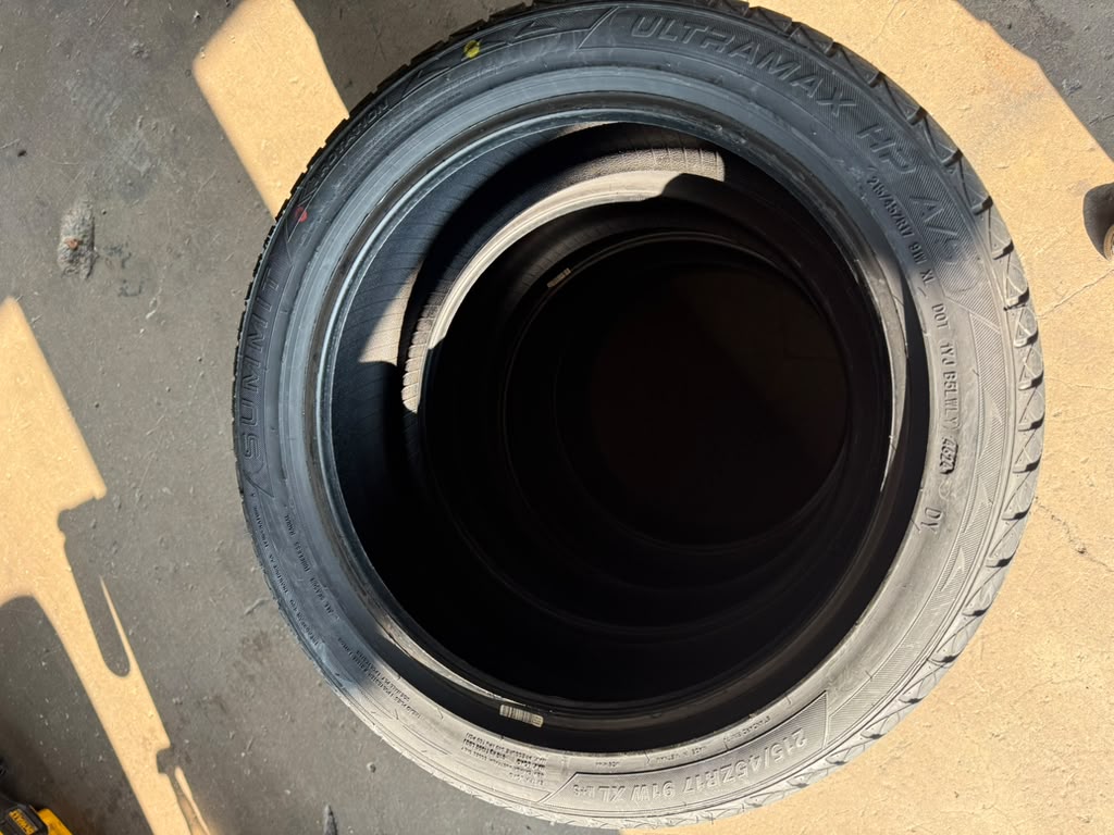215/45R17 Set (4 Brand New Tires!!) Summit Ultra Max HP