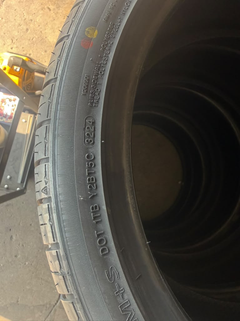 235/40R19 Set (4 Brand New Tires!!) Lionhart LH-Five